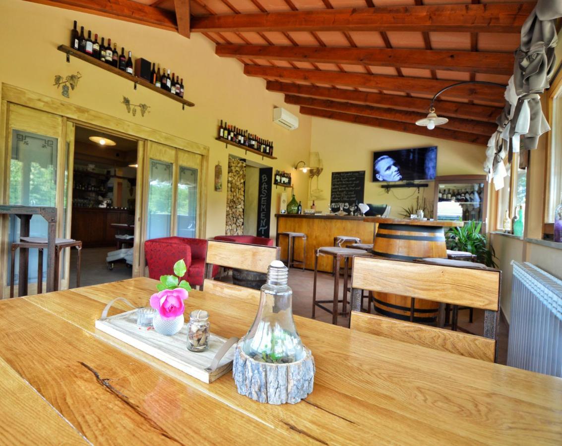 Hotel Tomazici Santalezi Zewnętrze zdjęcie