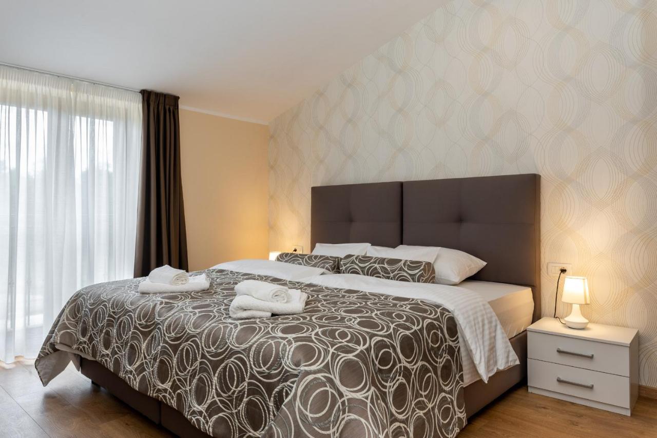 Hotel Tomazici Santalezi Zewnętrze zdjęcie